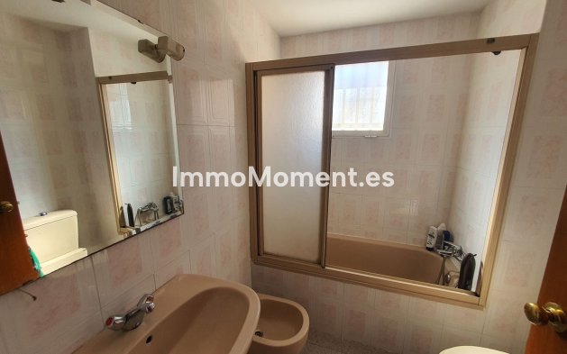 Revente - Maison mitoyenne - Intérieur                       - Churriana