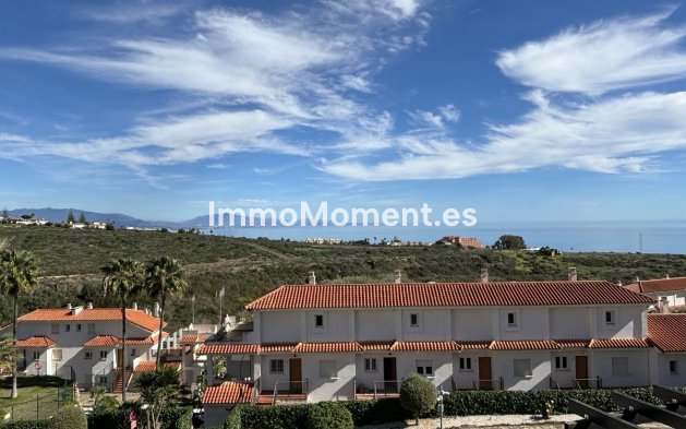 Resale - Apartment - Manilva - La Duquesa