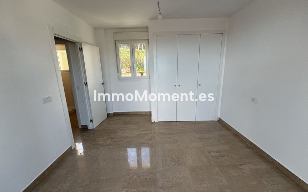 Resale - Apartment - Manilva - La Duquesa
