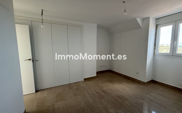 Resale - Apartment - Manilva - La Duquesa