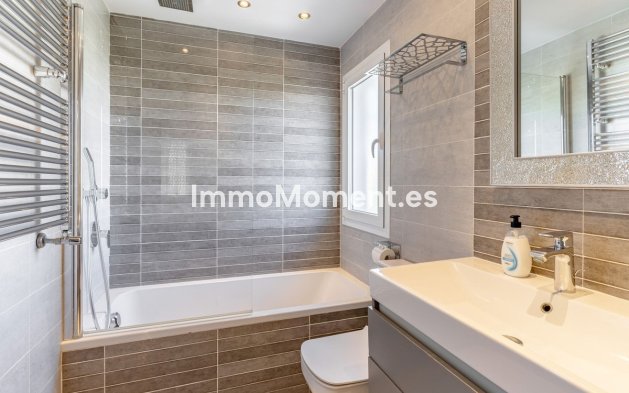 Wiederverkauf - Villa - Estepona  - Estepona Centro