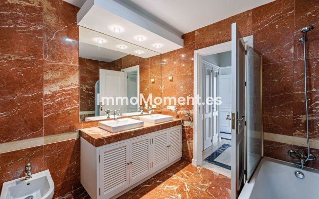 Bestaande woning - Villa - Estepona  - Benamara