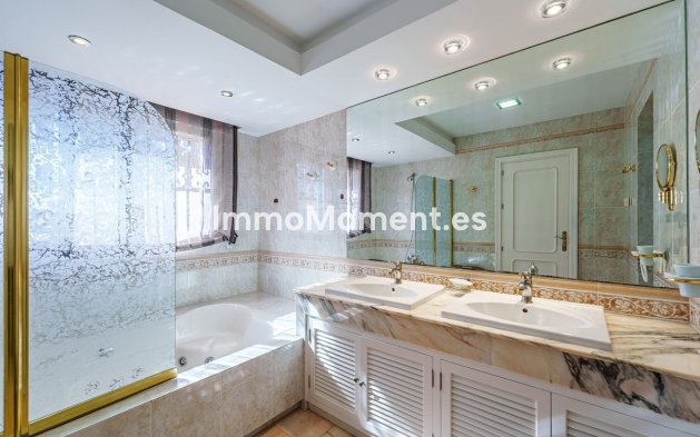 Bestaande woning - Villa - Estepona  - Benamara