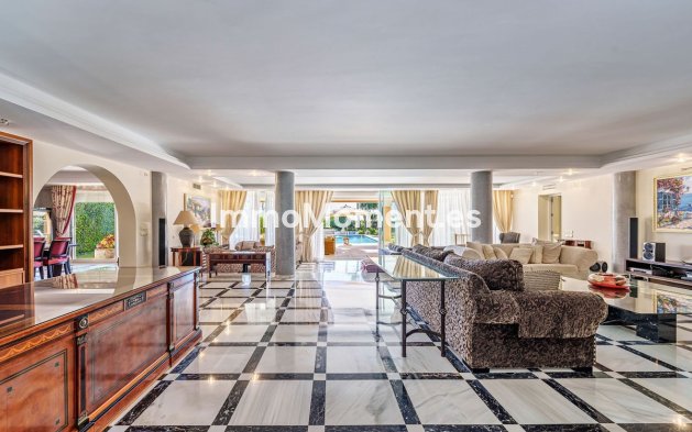 Bestaande woning - Villa - Estepona  - Benamara