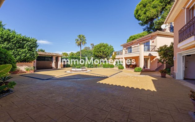Bestaande woning - Villa - Estepona  - Benamara