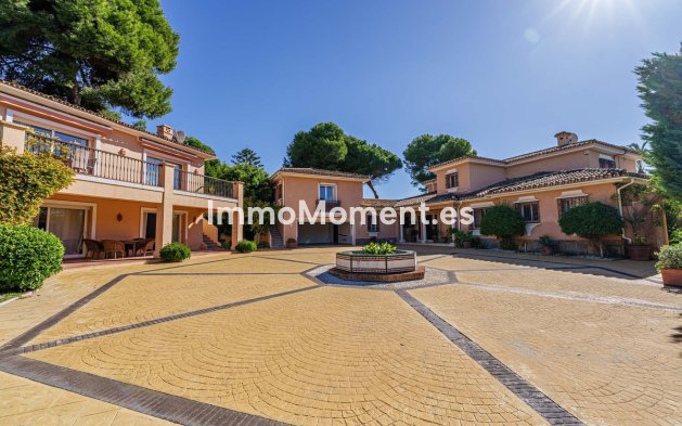 Bestaande woning - Villa - Estepona  - Benamara