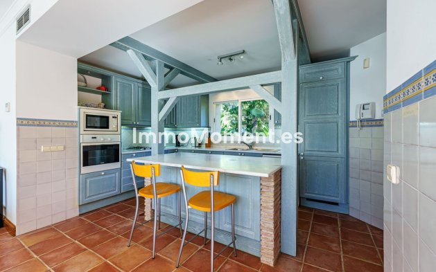 Bestaande woning - Villa - Estepona  - Benamara