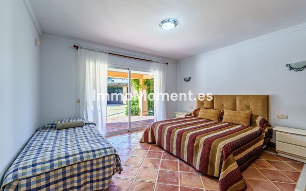 Bestaande woning - Villa - Estepona  - Benamara