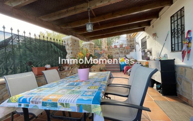 Bestaande woning - Villa - Estepona  - Cancelada