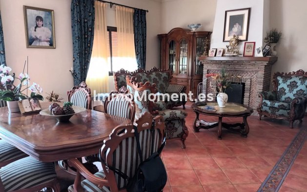 Bestaande woning - Villa - Estepona  - Cancelada