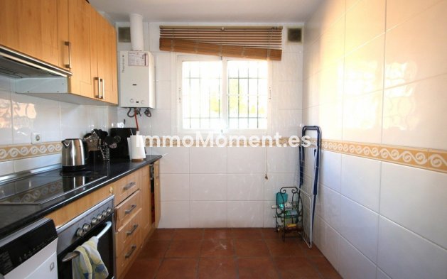 Resale - Villa - Fuengirola - Los Pacos