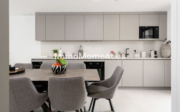 Resale - Apartment - Marbella - Elviria