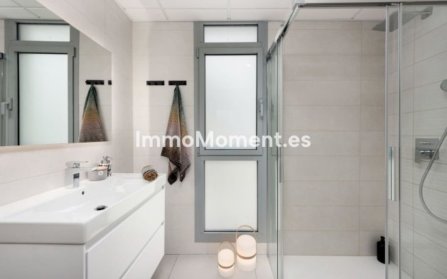 Resale - Apartment - Marbella - Elviria