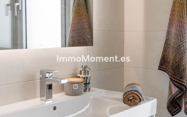 Resale - Apartment - Marbella - Elviria