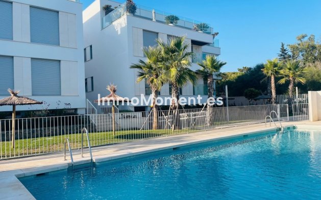 Resale - Apartment - Marbella - Elviria