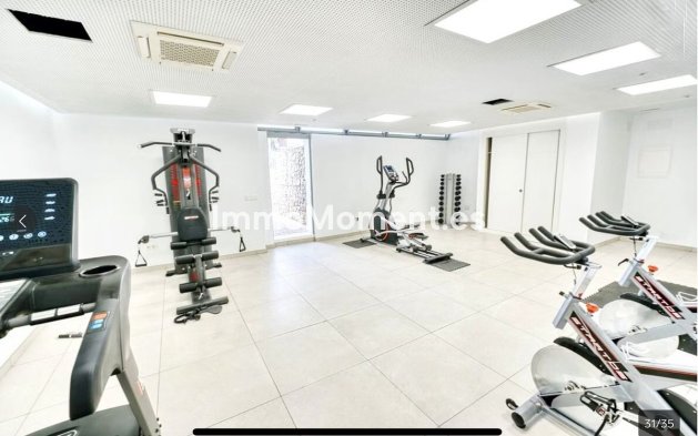 Resale - Apartment - Marbella - Elviria