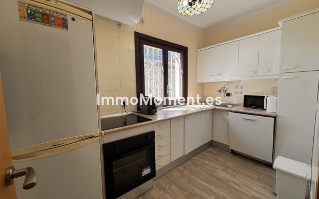 Resale - Villa - Marbella - Marbesa