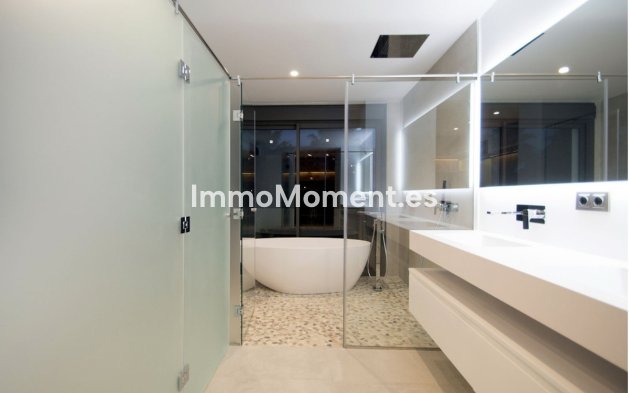 Revente - Villa - Marbella - Nueva Andalucía