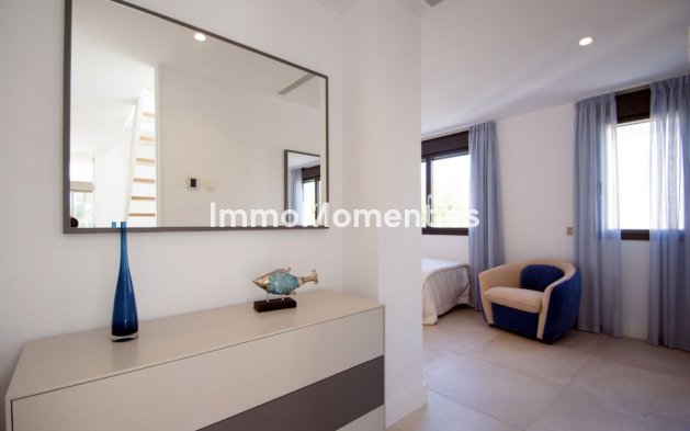 Revente - Villa - Marbella - Nueva Andalucía