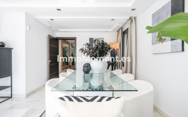 Wiederverkauf - Villa - Marbella - Nueva Andalucía