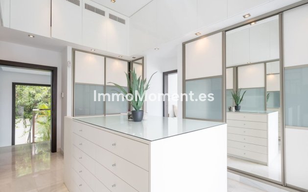 Wiederverkauf - Villa - Marbella - Nueva Andalucía