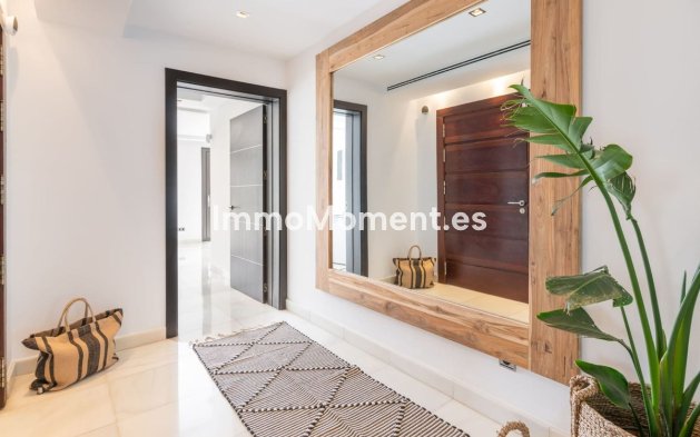 Wiederverkauf - Villa - Marbella - Nueva Andalucía