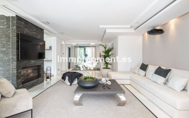 Wiederverkauf - Villa - Marbella - Nueva Andalucía