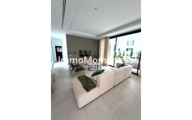 Wiederverkauf - Villa - Estepona  - New Golden Mile