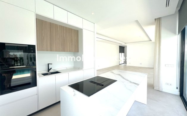 Bestaande woning - Villa - Estepona  - New Golden Mile