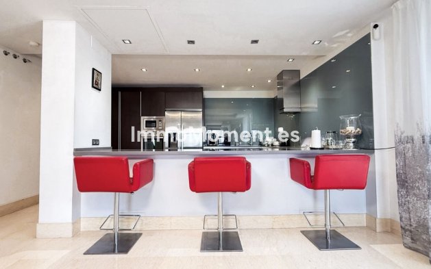 Revente - Appartement - Estepona  - Atalaya