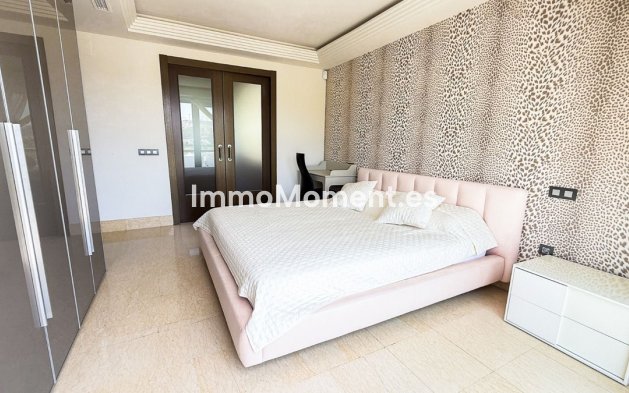 Revente - Appartement - Estepona  - Atalaya
