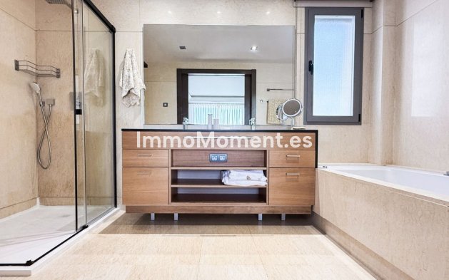 Revente - Appartement - Estepona  - Atalaya