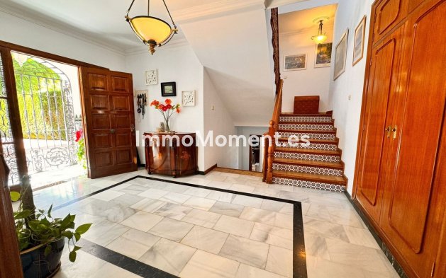 Revente - Villa - Intérieur                       - Churriana