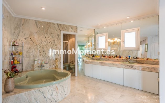 Revente - Villa - Intérieur                       - Churriana