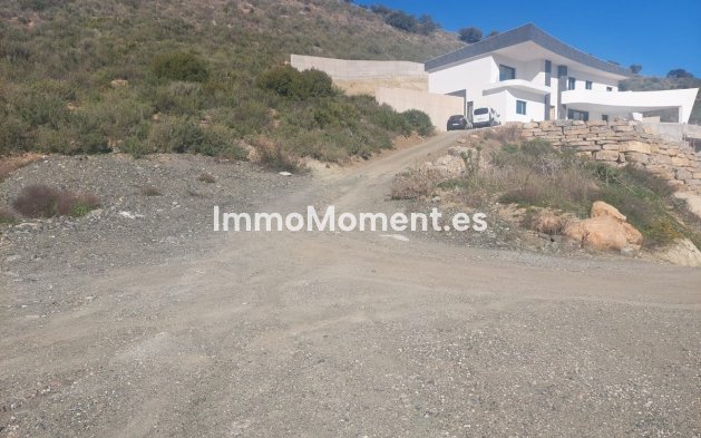 Revente - Terrain - Intérieur                       - Coín