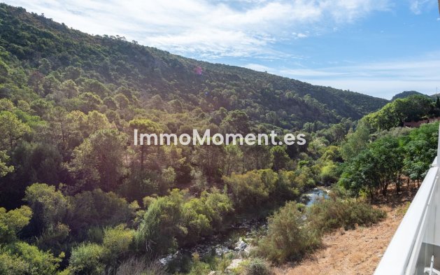 Resale - Apartment - Benahavís - Benahavís Centro