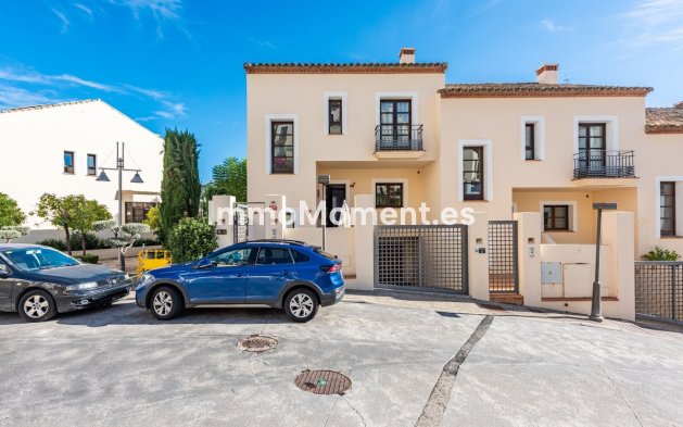 Resale - Villa - Benahavís - Benahavís Centro