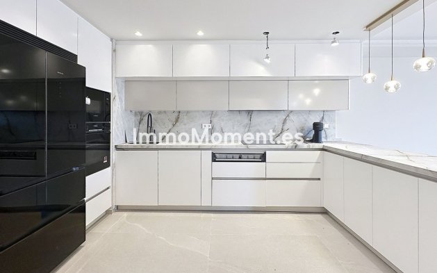 Revente - Appartement - Estepona  - Estepona Centro