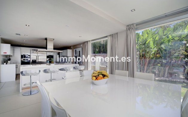 Revente - Villa - Marbella - Nueva Andalucía