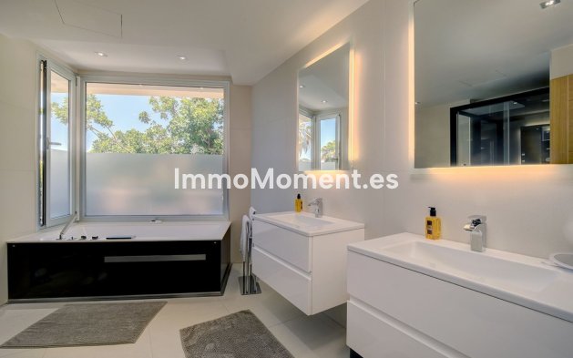 Revente - Villa - Marbella - Nueva Andalucía