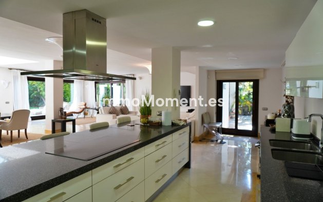 Reventa - Villa - Marbella - Aloha