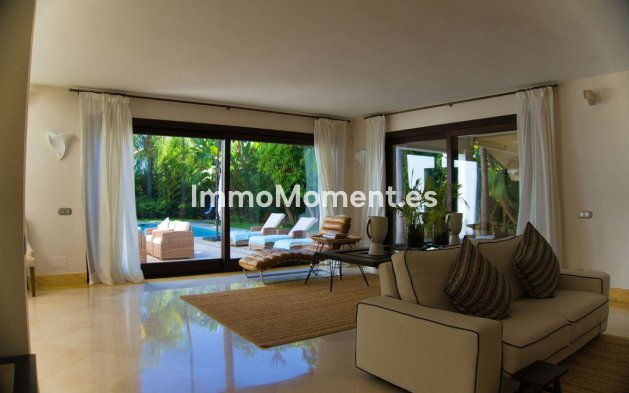 Reventa - Villa - Marbella - Aloha