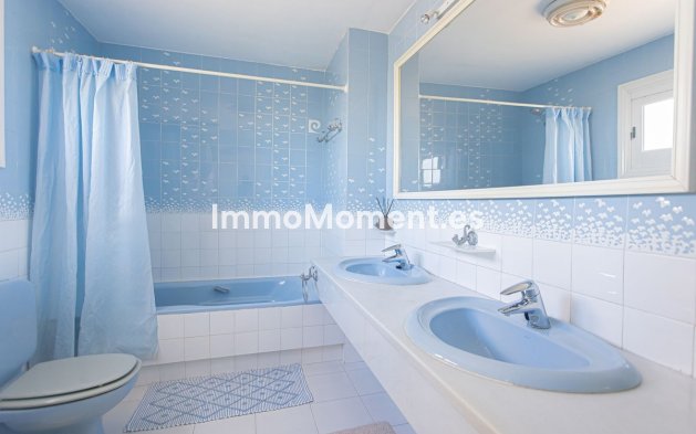 Wiederverkauf - Villa - Marbella - Nueva Andalucía