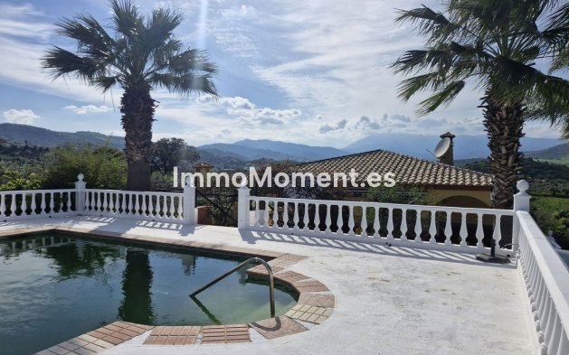 Reventa - Casa de campo - Interior  - Coín