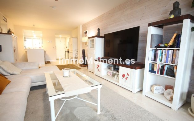 Resale - Apartment - Marbella - Guadalmina Alta