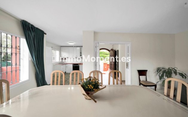 Resale - Villa - Marbella - Elviria