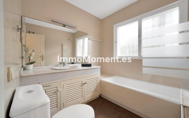 Resale - Villa - Marbella - Elviria