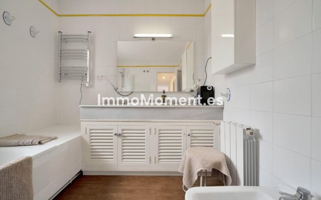 Resale - Villa - Marbella - Elviria