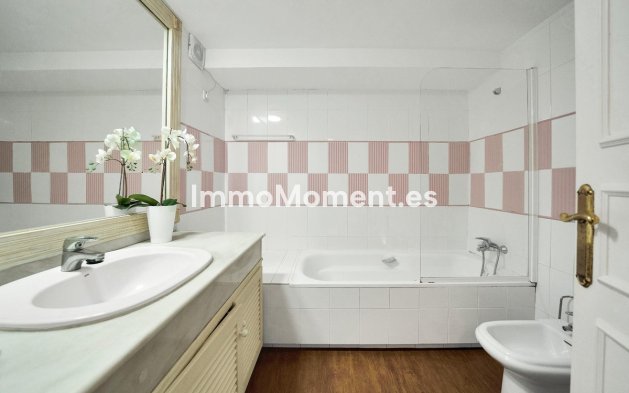 Resale - Villa - Marbella - Elviria