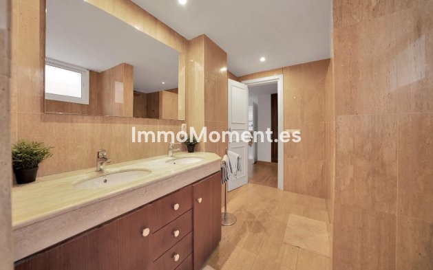 Resale - Villa - Marbella - Elviria